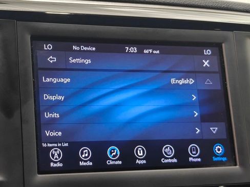 Used 2020 Chrysler Pacifica Touring-L image 43