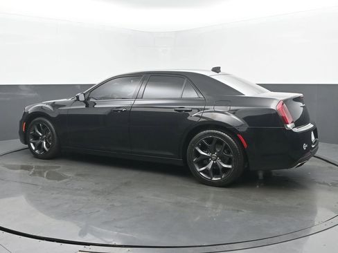 Used 2022 Chrysler 300 Touring w/ Sport Appearance Package RWD image 3