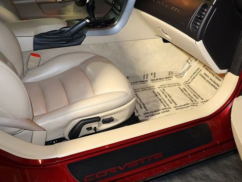 Used 2006 Chevrolet Corvette Convertible w/ Preferred Equipment Group RWD image 25