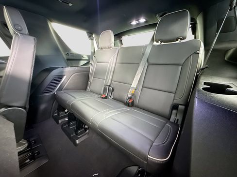 Used 2021 GMC Yukon SLT w/ Rear Media and Nav Package AWD/4WD image 23
