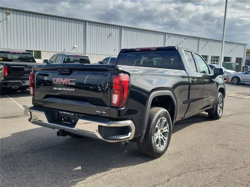 New 2026 GMC Sierra 1500 SLE image 4