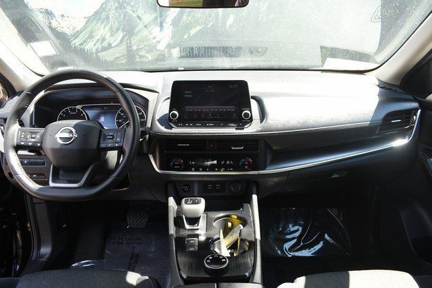 Used 2026 Nissan Rogue SV AWD/4WD image 18
