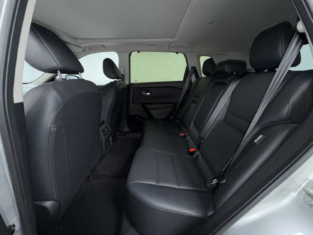 Used 2023 Nissan Rogue SV w/ SV Premium B Package AWD/4WD image 13