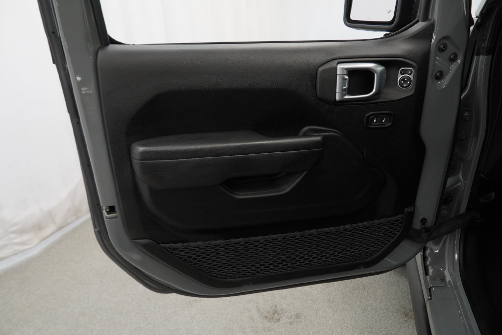 Used 2023 Jeep Wrangler Unlimited w/ Sun & Screen Package AWD/4WD image 32