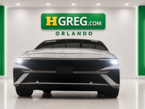 Used 2025 Hyundai Elantra Sport FWD image 7
