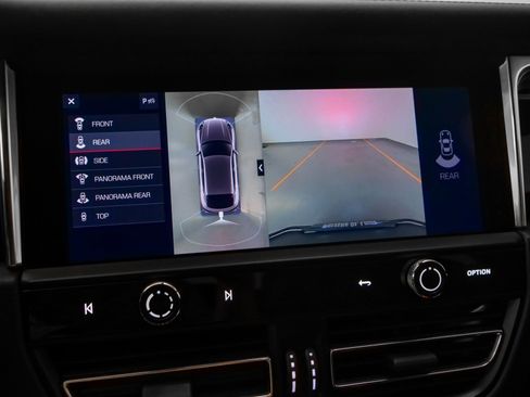 Used 2025 Porsche Macan image 37