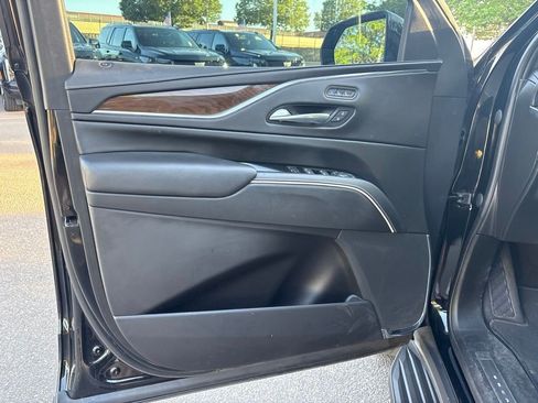 Certified 2023 Cadillac Escalade ESV Sport Platinum w/ LPO, ONYX Package AWD/4WD image 9