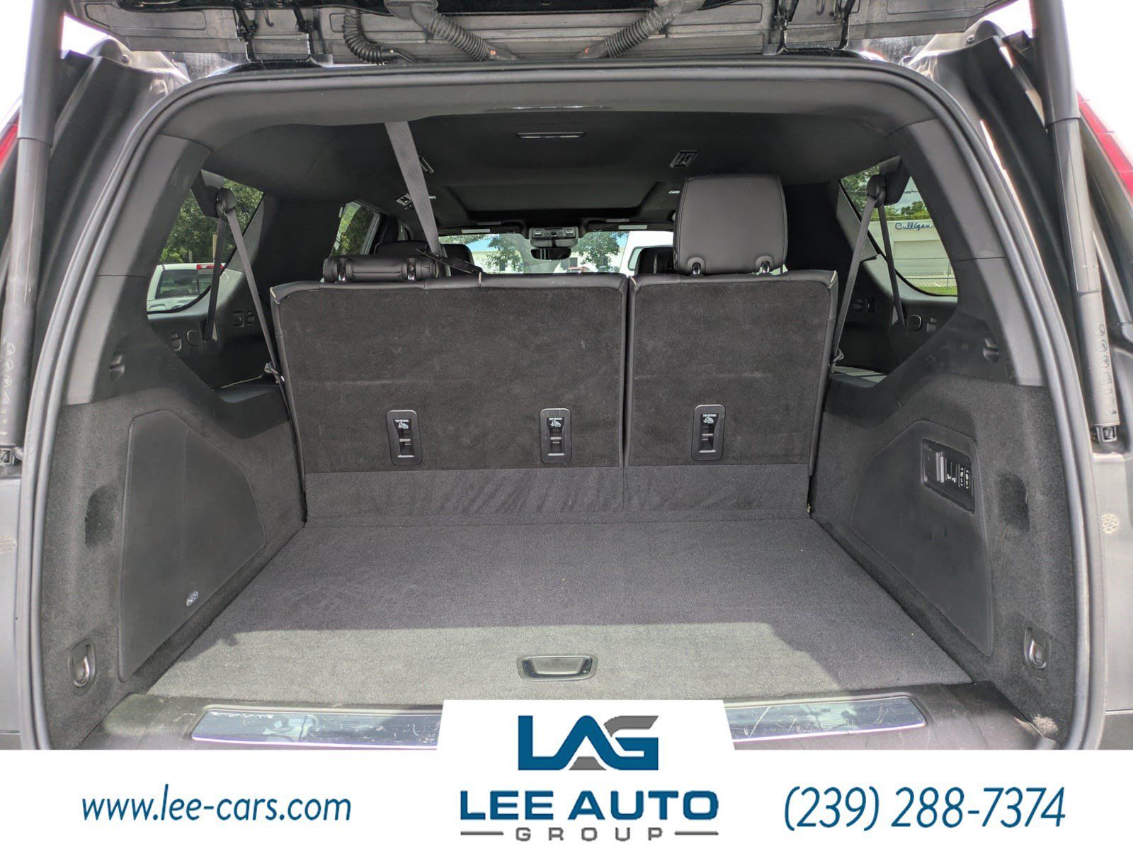 Used 2022 Cadillac Escalade ESV Premium Luxury RWD image 9