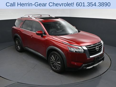 Used 2023 Nissan Pathfinder SL w/ SL Premium Package FWD image 1