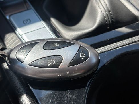 Used 2025 Hyundai Elantra SEL FWD image 28
