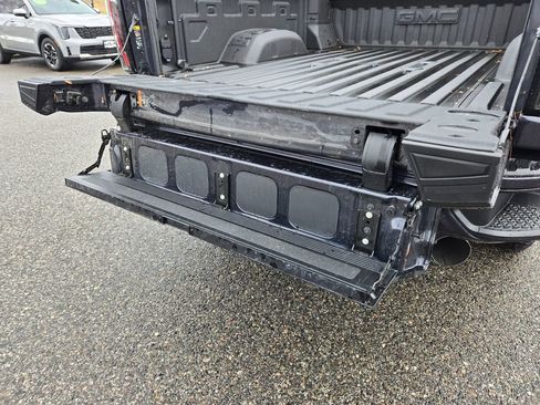 Used 2025 GMC Sierra 2500 AT4 w/ Technology Package image 11