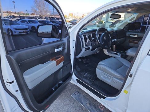 Used 2012 Toyota Tundra Limited w/ Memory Pkg image 8