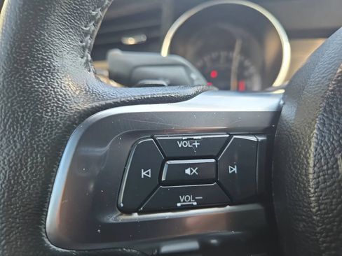 Used 2019 Ford Mustang Coupe RWD image 21