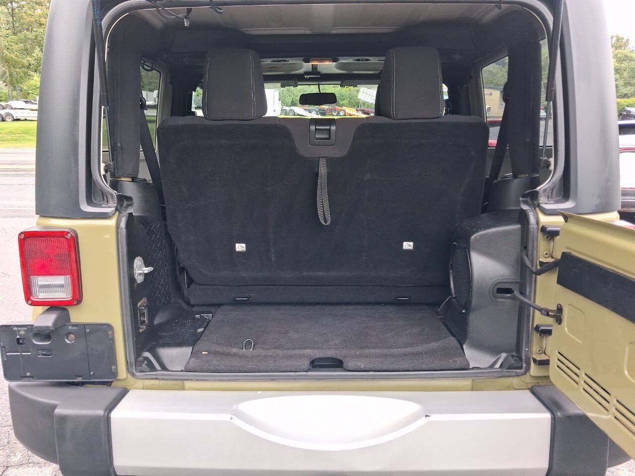 Used 2013 Jeep Wrangler Sahara w/ Connectivity Group AWD/4WD image 21