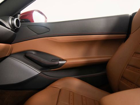 Certified 2023 Ferrari Portofino M RWD image 32