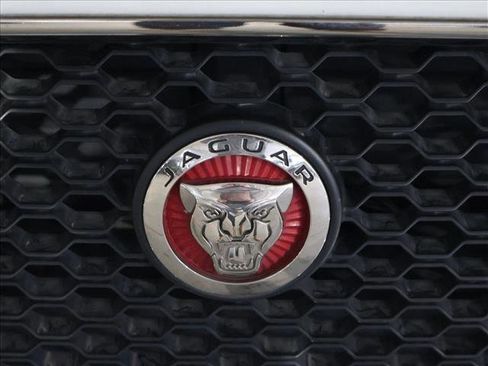Used 2017 Jaguar XE Premium AWD/4WD image 30