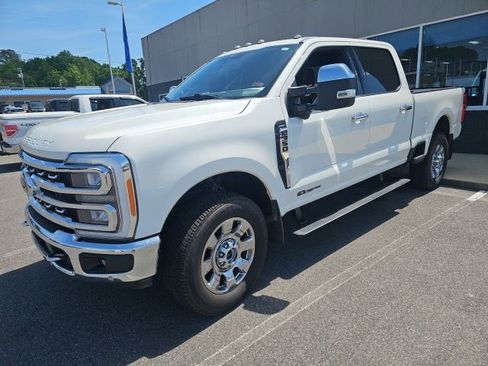 Used 2023 Ford F350 Lariat w/ Lariat Ultimate Package image 3