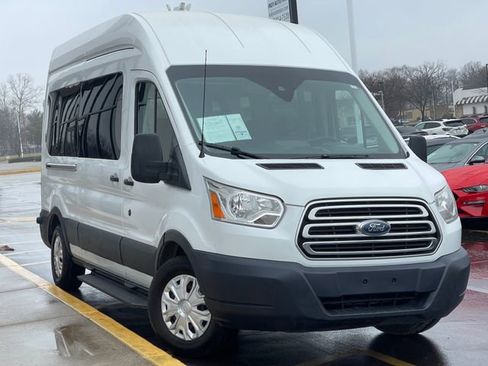 Used 2018 Ford Transit 350 XLT image 2