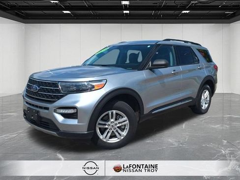 Used 2020 Ford Explorer XLT w/ Equipment Group 202A AWD/4WD image 1