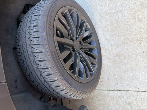 Used 2020 Cadillac Escalade Luxury image 14