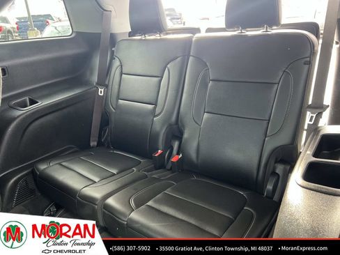 Certified 2023 GMC Acadia SLT w/ Preferred Package image 14