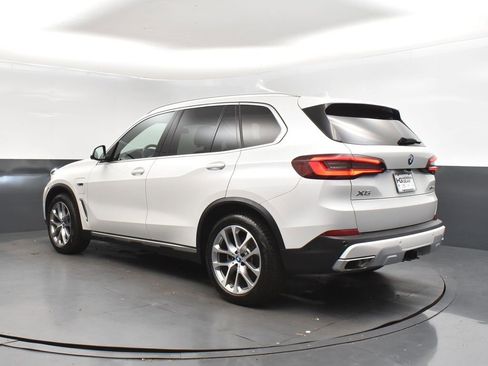 Certified 2022 BMW X5 xDrive45e w/ Premium Package image 5