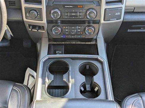 Used 2019 Ford F350 Lariat image 18