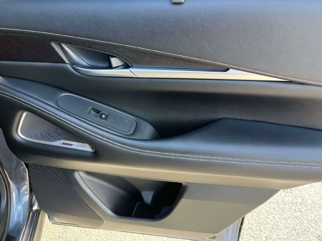 Used 2023 INFINITI QX60 Sensory w/ Vision Package AWD/4WD image 9