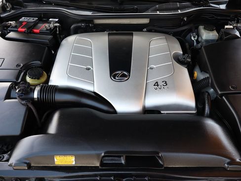 Used 2005 Lexus LS 430 image 39