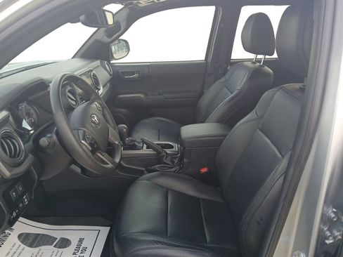 Used 2022 Toyota Tacoma TRD Off-Road w/ TRD Premium Off Road Package image 10