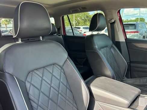Used 2024 Volkswagen Atlas SEL Premium R-Line AWD/4WD image 45