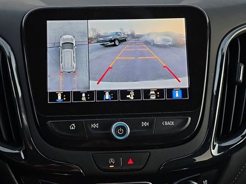 Used 2024 Chevrolet Equinox Premier image 17