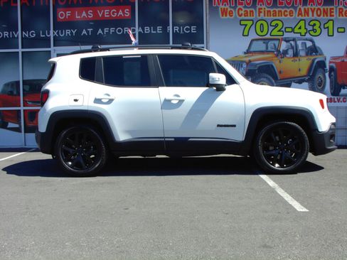 Used 2018 Jeep Renegade Altitude image 8
