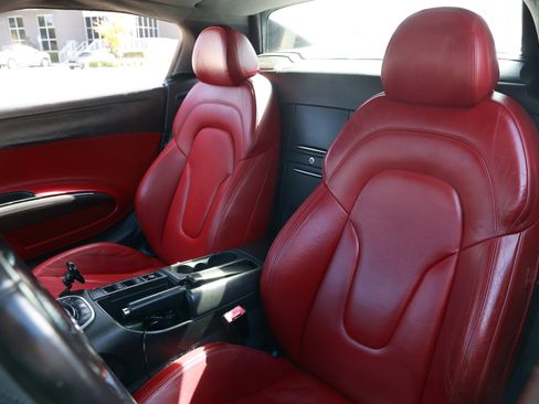 Used 2011 Audi R8 V10 image 9