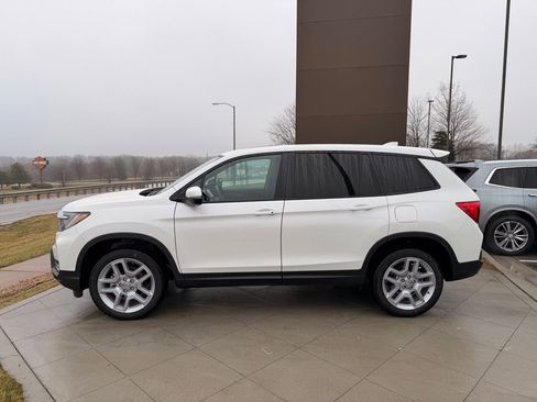 Used 2025 Honda Passport EX-L image 3