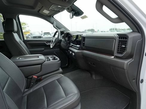Used 2025 GMC Sierra 1500 SLT AWD/4WD image 24