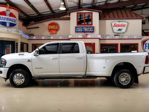 Used 2026 RAM 3500 Laramie AWD/4WD image 12