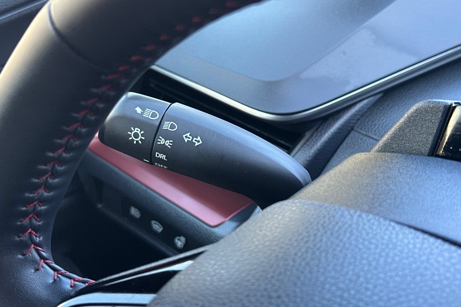 Certified 2026 Toyota Prius Plug-In Hybrid FWD image 38