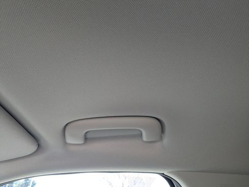 Certified 2025 Kia Sorento LX image 17