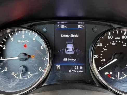 Used 2018 Nissan Rogue SV image 17