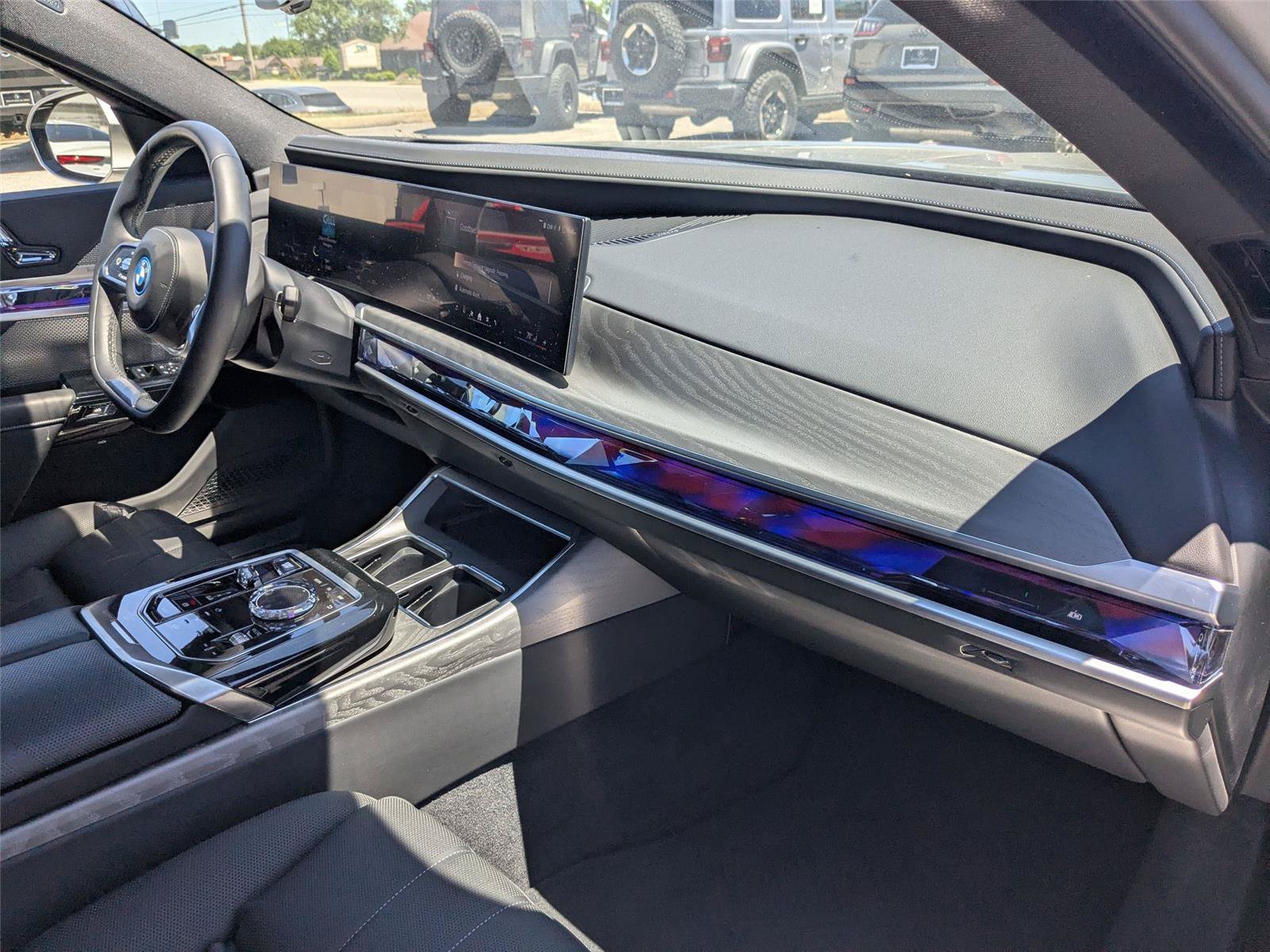 Used 2024 BMW i7 eDrive50 w/ Executive Package RWD image 38