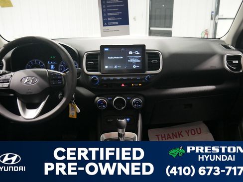 Used 2020 Hyundai Venue SEL image 19