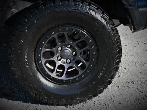 Used 2022 Jeep Wrangler Unlimited Sport w/ Xtreme Recon 35" Tire Package image 9