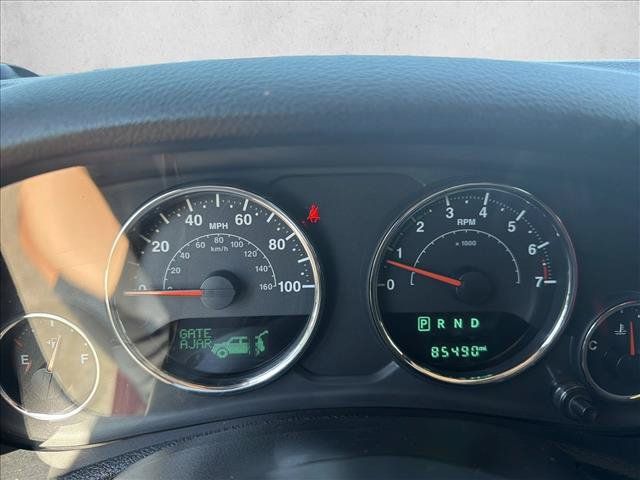Used 2018 Jeep Wrangler Unlimited Sahara w/ Connectivity Group AWD/4WD image 11