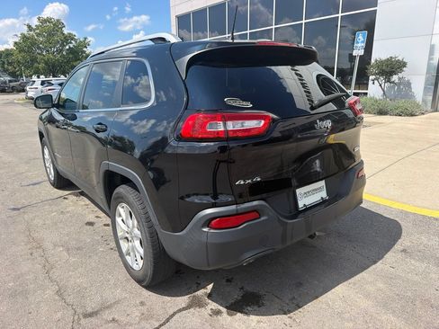 Used 2018 Jeep Cherokee Latitude Plus AWD/4WD image 7