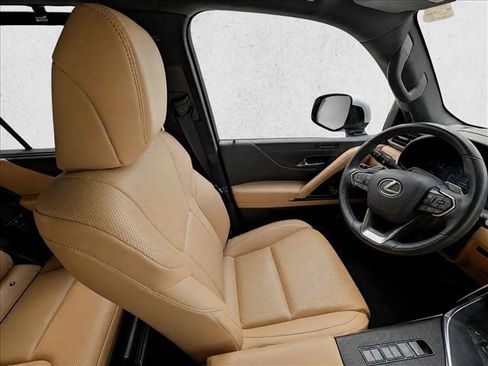 Used 2025 Lexus LX 700h Luxury AWD/4WD image 17
