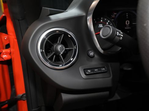 Used 2020 Chevrolet Camaro SS image 72