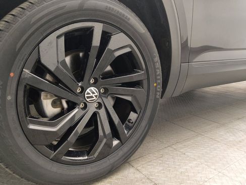 Used 2022 Volkswagen Atlas SE w/ Black Wheel Package FWD image 31