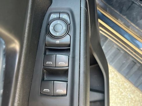 Used 2022 Chevrolet Silverado 1500 Custom w/ LPO, Blackout Package RWD image 5