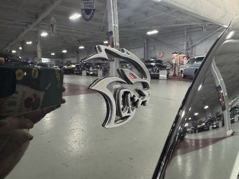 Used 2019 Dodge Challenger SRT Hellcat Redeye image 38